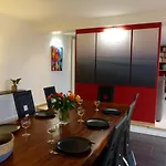 Panoramique Au Centre De Avec Terrasse, 2 Chambres, Et Equipements Modernes - Fr-1-489-412 Daire