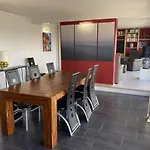 Panoramique Au Centre De Avec Terrasse, 2 Chambres, Et Equipements Modernes - Fr-1-489-412 Daire