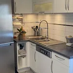 Panoramique Au Centre De Avec Terrasse, 2 Chambres, Et Equipements Modernes - Fr-1-489-412 Daire *