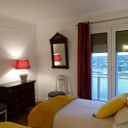 Panoramique Au Centre De Avec Terrasse, 2 Chambres, Et Equipements Modernes - Fr-1-489-412