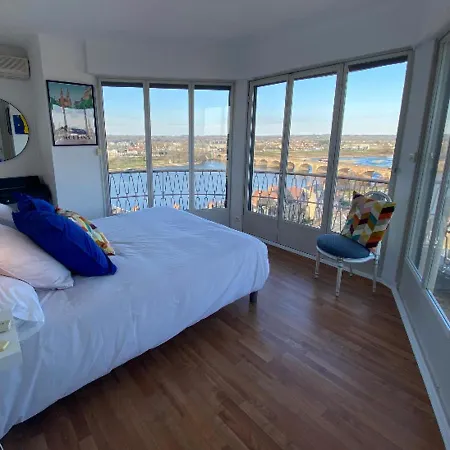 شقة Panoramique Au Centre De Avec Terrasse, 2 Chambres, Et Equipements Modernes - Fr-1-489-412