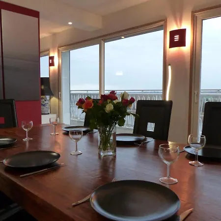 شقة Panoramique Au Centre De Avec Terrasse, 2 Chambres, Et Equipements Modernes - Fr-1-489-412