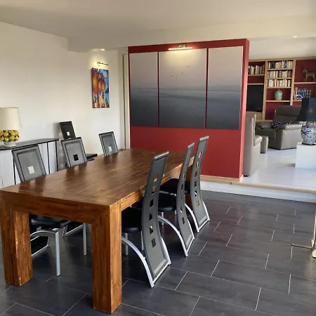 Panoramique Au Centre De Avec Terrasse, 2 Chambres, Et Equipements Modernes - Fr-1-489-412 شقة